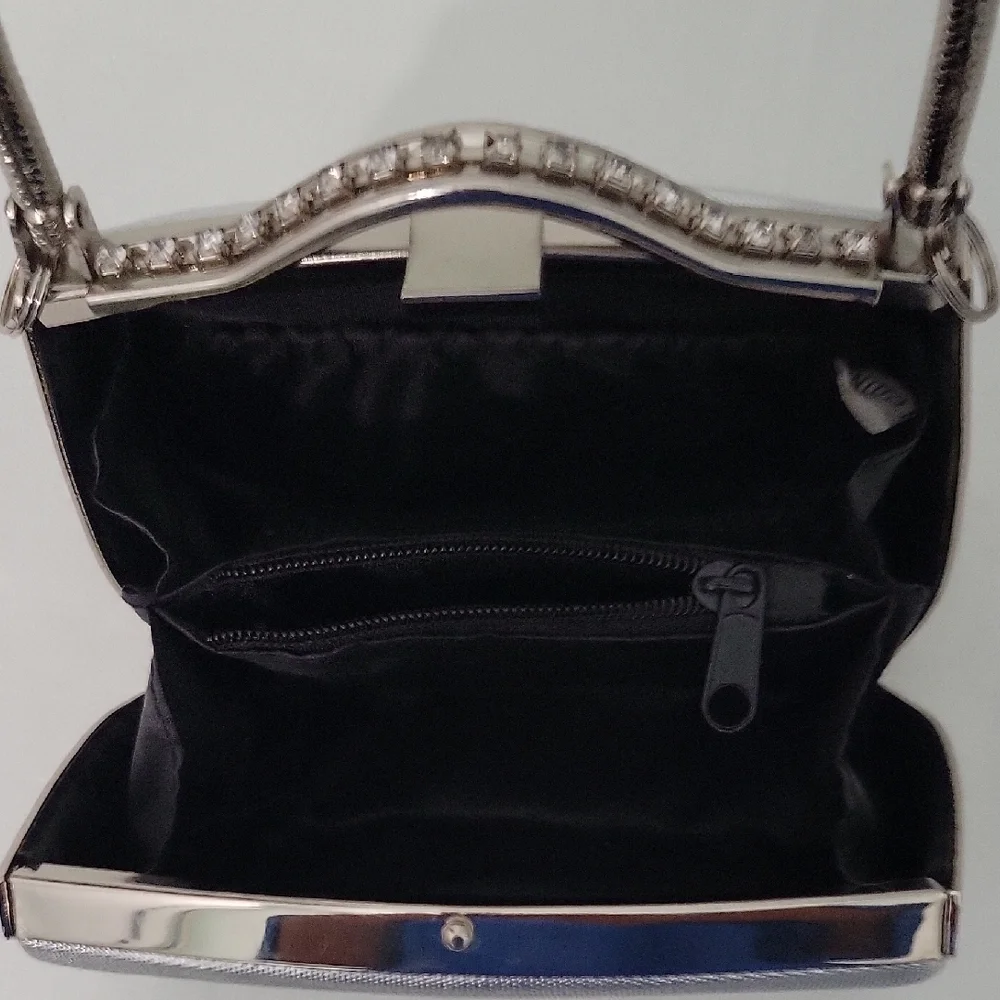 unbranded this elegant